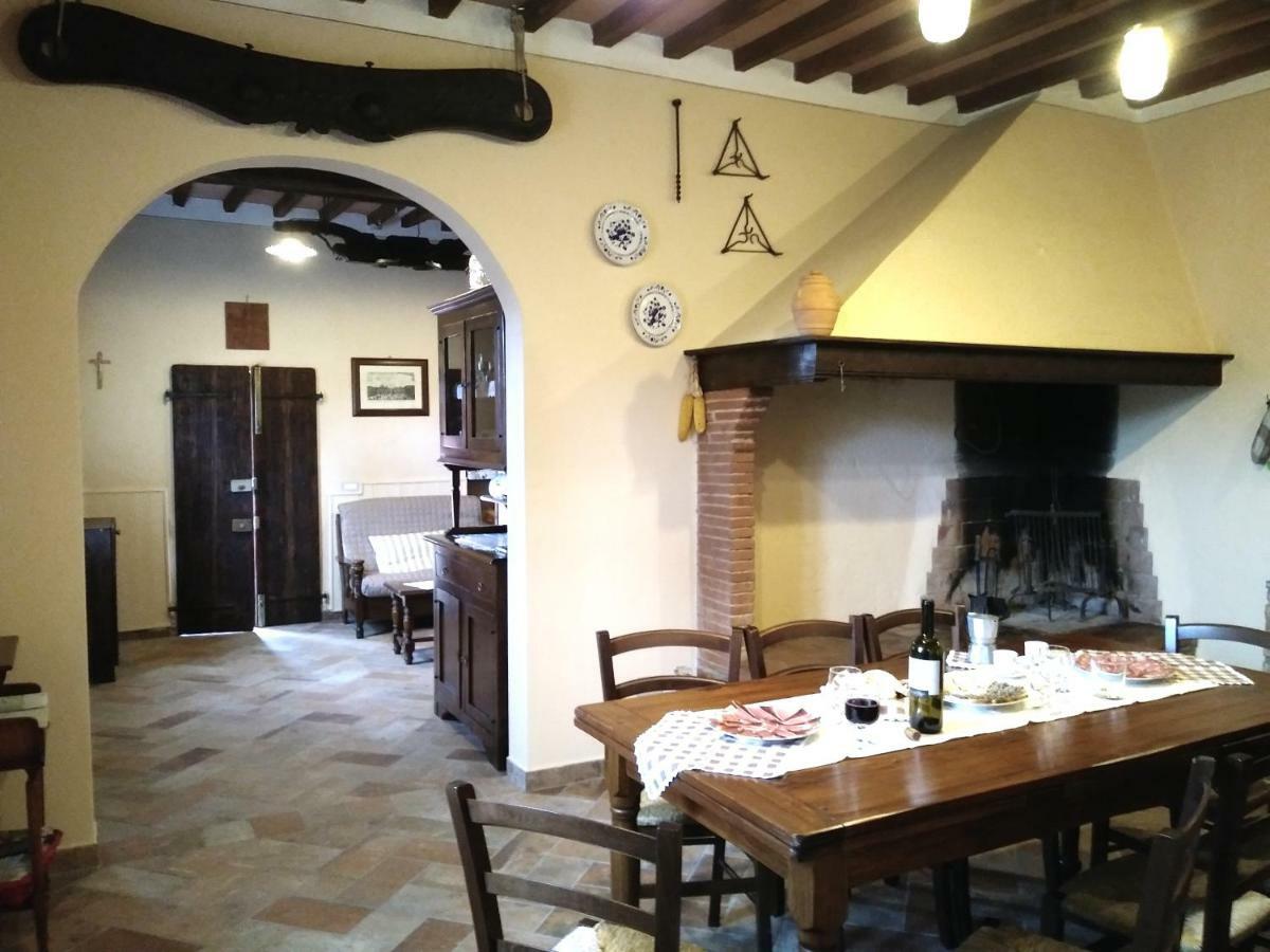 Podere Il Leccione Palaia Bagian luar foto